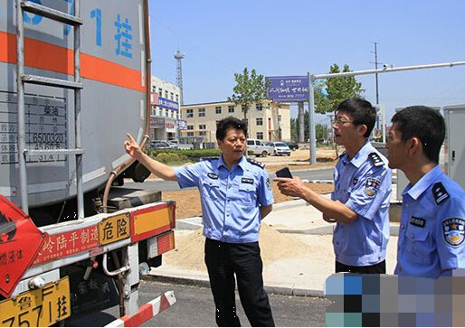 蘭州市開展?；愤\(yùn)輸交通安全專項(xiàng)整治行動(dòng)