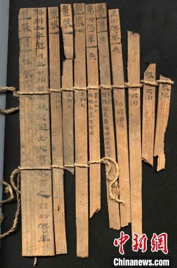 圖為藏于敦煌博物館內(nèi)的漢代簡牘。敦煌市委宣傳部供圖