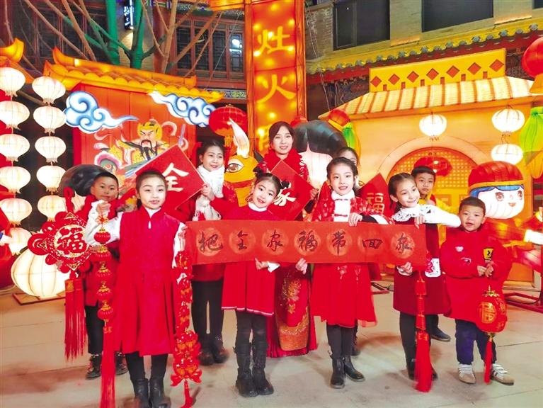 原創(chuàng)音樂(lè)電視《全家?！废蛱m州市人民拜年！
