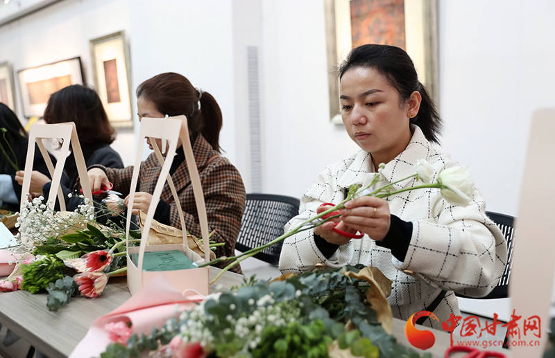 甘肅省人社廳開展慶祝國際勞動婦女節(jié) “人社巾幗獻(xiàn)智慧、助力創(chuàng)業(yè)穩(wěn)就業(yè)” 主題系列活動
