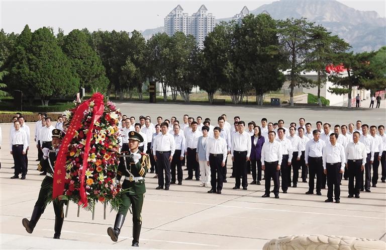 蘭州市委理論學(xué)習(xí)中心組黨史學(xué)習(xí)教育暨市級(jí)領(lǐng)導(dǎo)干部專(zhuān)題讀書(shū)班開(kāi)班把牢前進(jìn)方向 展示擔(dān)當(dāng)作為開(kāi)創(chuàng)發(fā)展新局面