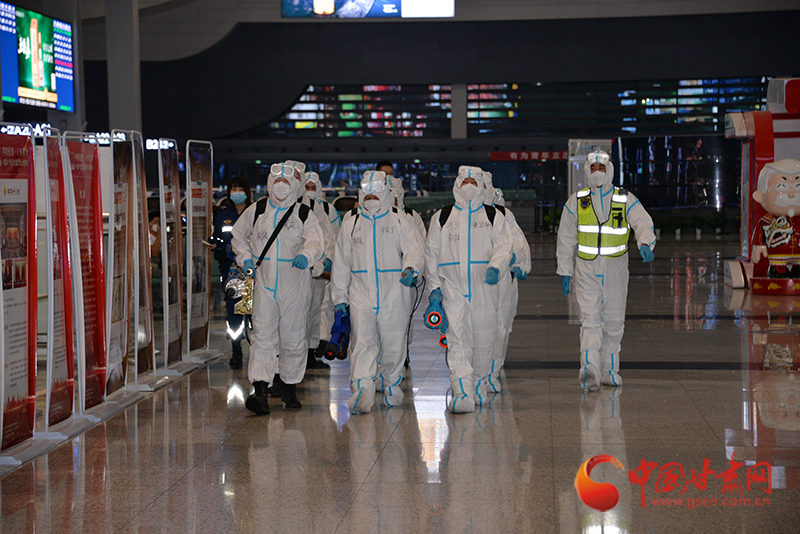 【隴拍客】蘭州西客站全面消殺，場面堪比大片