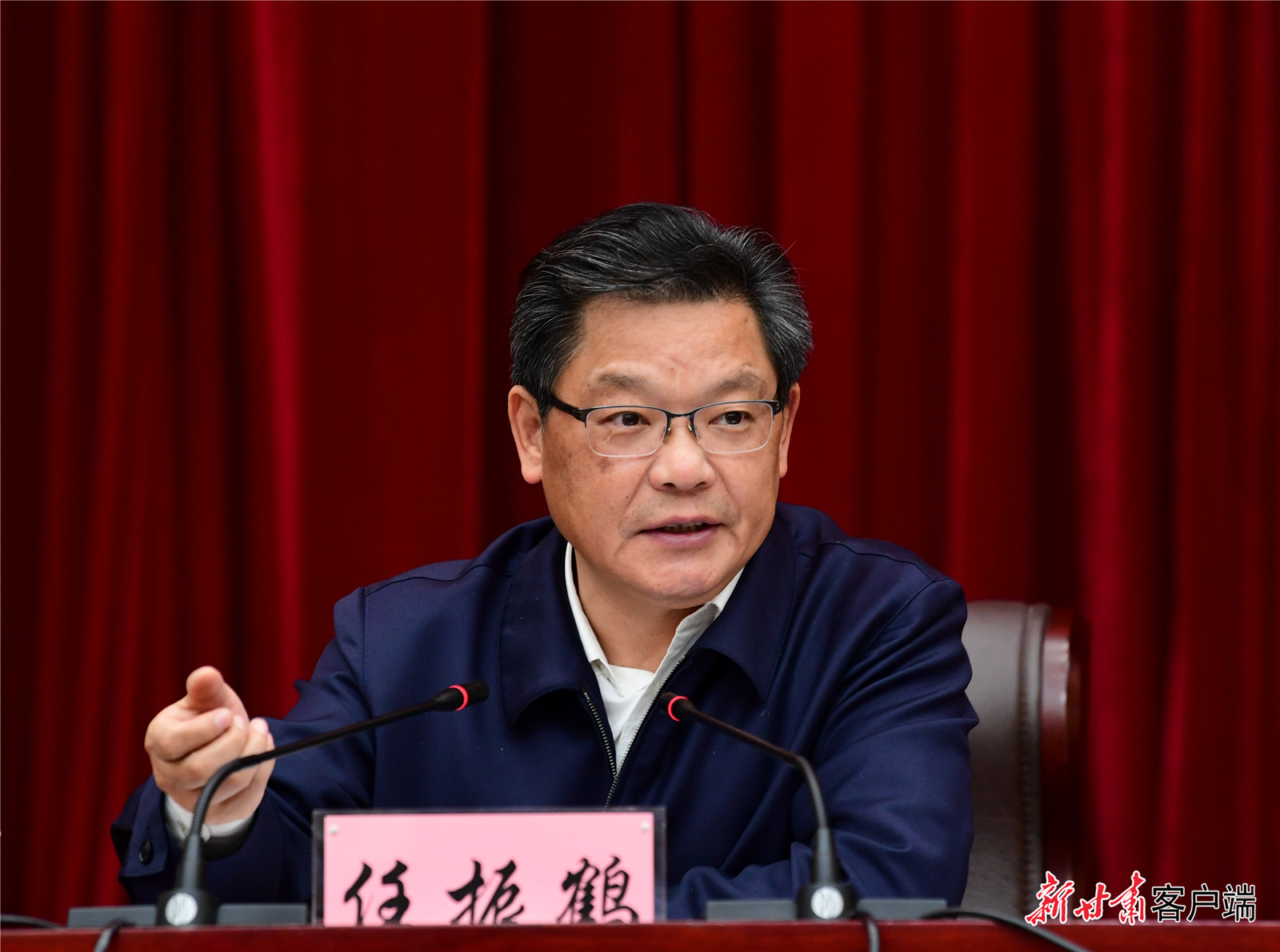 任振鶴在全省新型城鎮(zhèn)化工作推進(jìn)會(huì)議上強(qiáng)調(diào)：凝心聚力抓落實(shí)、蹄疾步穩(wěn)向前進(jìn)，奮力推進(jìn)新型城鎮(zhèn)化建設(shè)再上新臺(tái)階