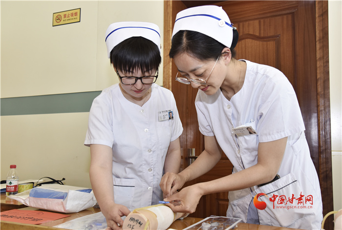 解聘哺乳期女工，違法！法院判決用人單位承擔雙倍賠償