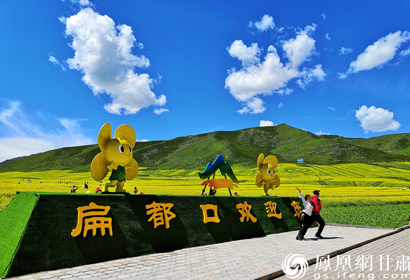 河西走廊張掖扁都口，古絲綢之路要道。王振武 攝