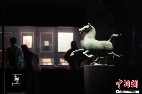 甘肅省博物館展出的“銅奔馬”。