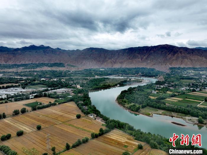 圖為黃河岸畔景色。(資料圖) 李玉峰 攝