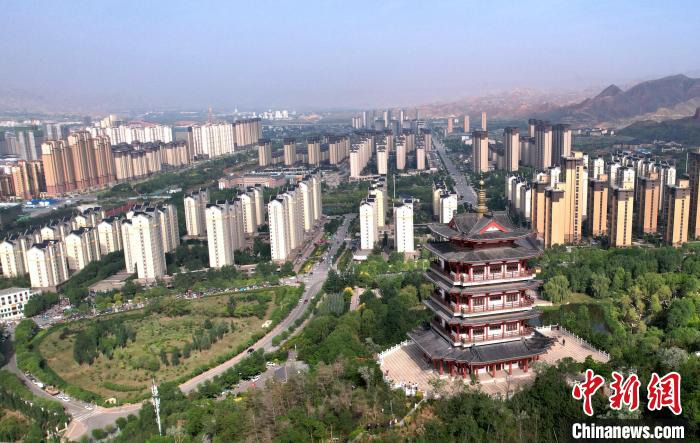 圖為“南涼古都”樂都朝陽(yáng)山片區(qū)的今朝?！⊙Φ?攝