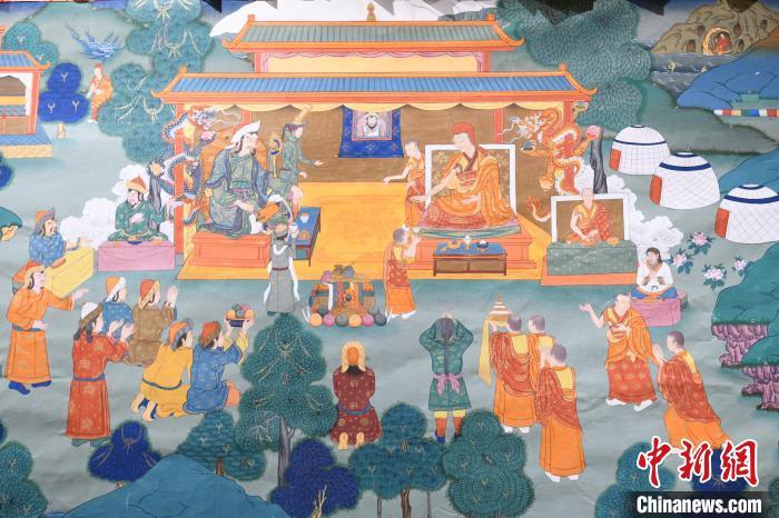 8月20日，在蘭州市博物館展出的大型歷史題材卷軸唐卡“涼州會(huì)盟”?！〈魑牟?攝